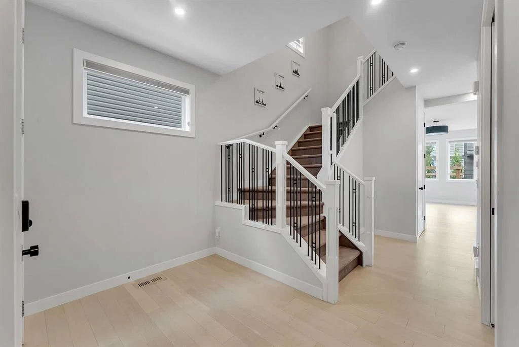 45 Carringsby Landing NW, Calgary — photo 5 of 49