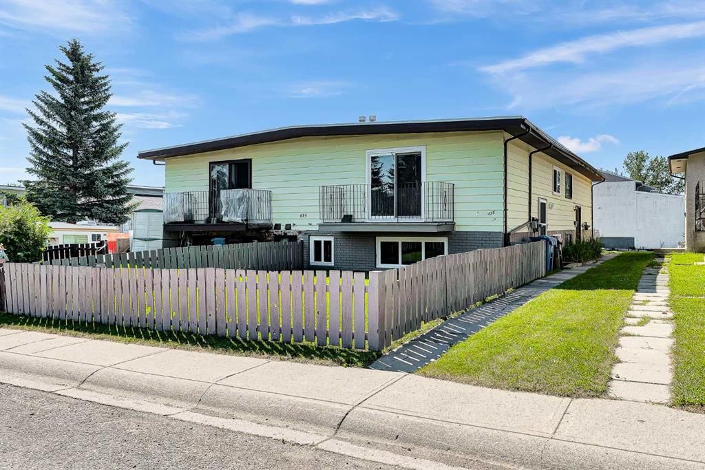 2, 435 Pinehill Road NE, Calgary — main listing photo