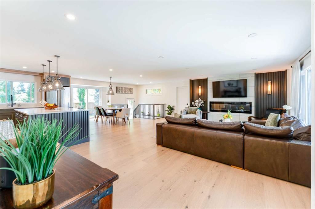 651 Willingdon Boulevard SE, Calgary — photo 3 of 50