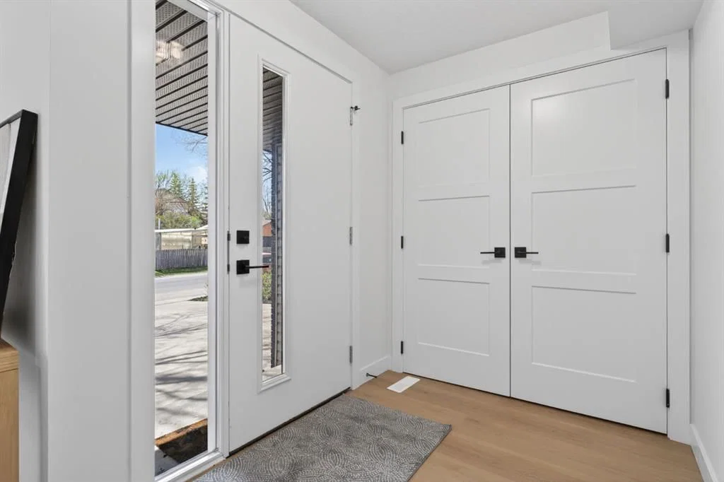 40 Bernard Way NW, Calgary — photo 2 of 46