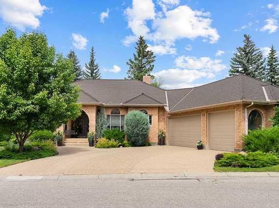 39 Baycrest Court SW, Calgary — main listing photo