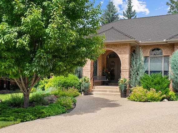 39 Baycrest Court SW, Calgary — photo 2 of 49