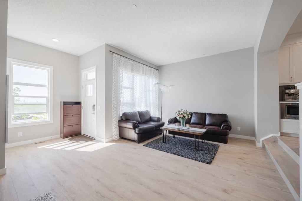 44 Calhoun Common NE, Calgary — photo 3 of 35