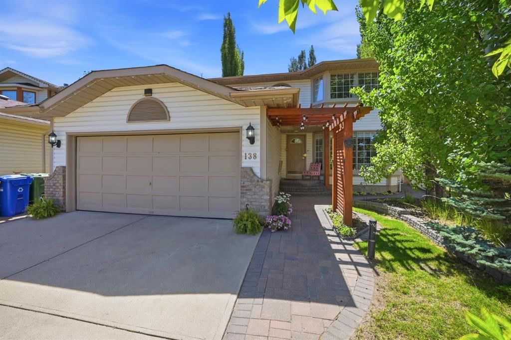 138 Shannon Hill SW, Calgary — photo 3 of 50