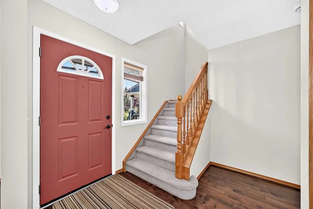 43 Somerside Common SW, Calgary — photo 3 of 41