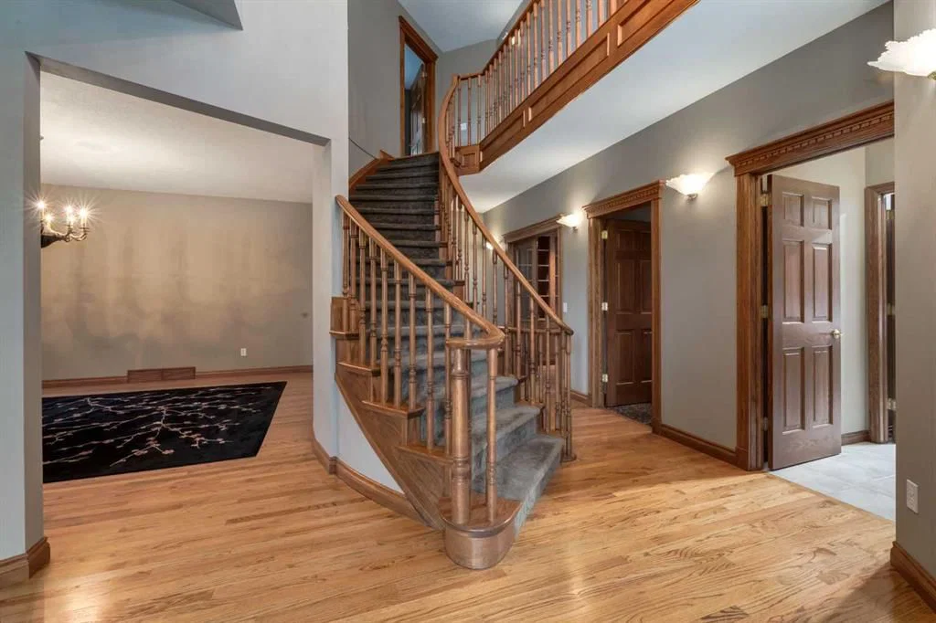 5720 Buckboard Road NW, Calgary — photo 3 of 47