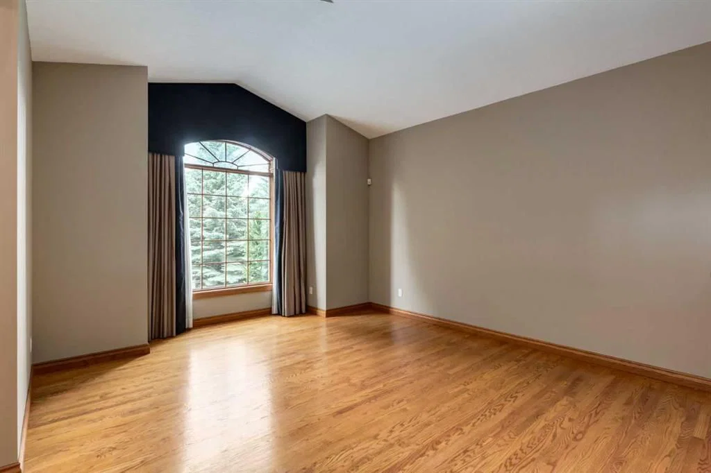 5720 Buckboard Road NW, Calgary — photo 5 of 47