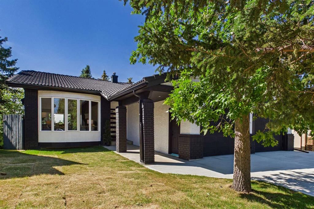 16 Edcath Mews NW, Calgary — photo 2 of 50