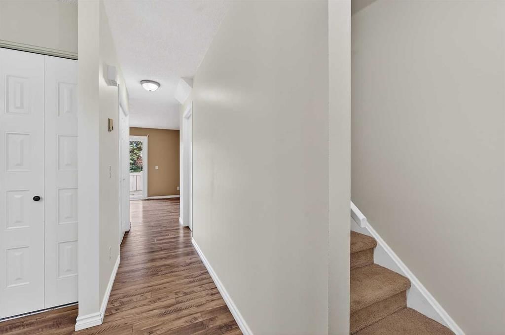 7, 14736 Deerfield Drive SE, Calgary — photo 4 of 37