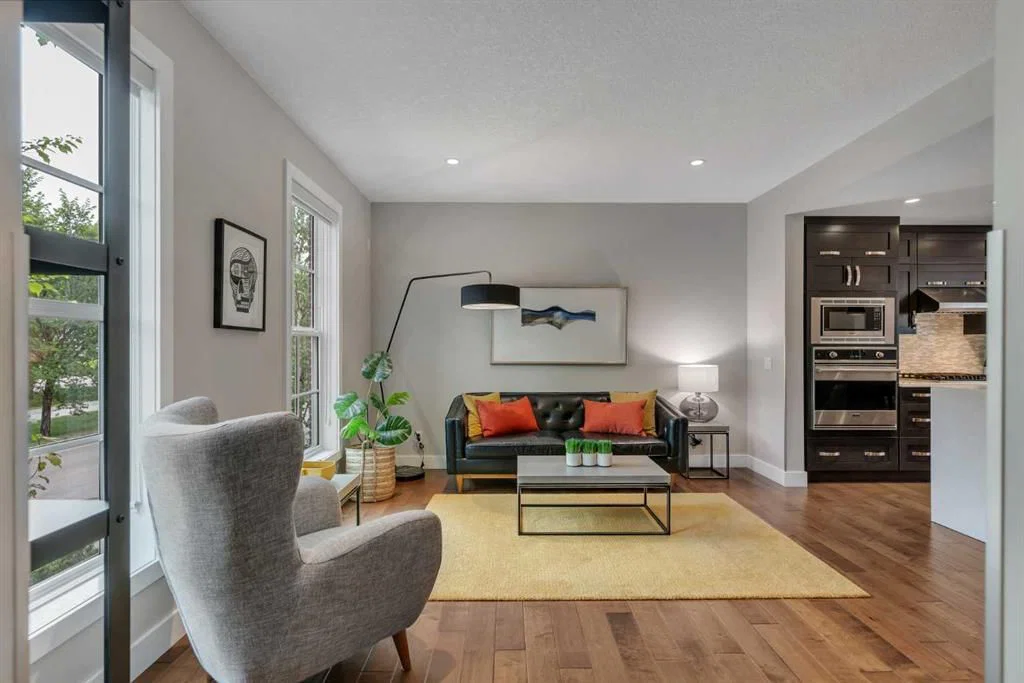71 Victoria Cross Boulevard SW, Calgary — photo 4 of 42
