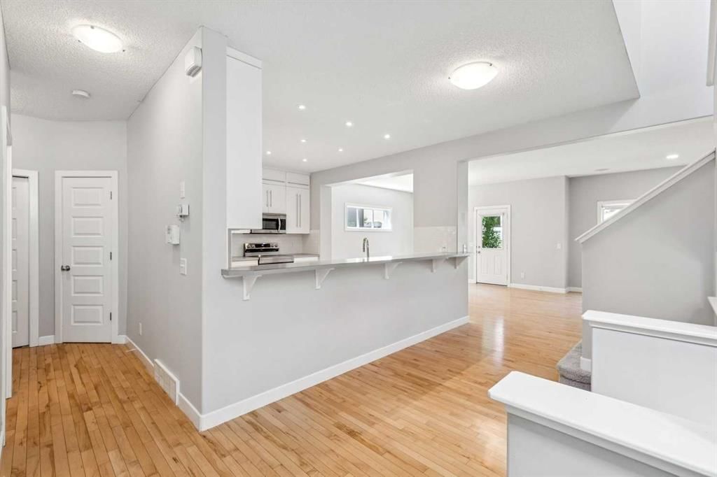 134 Aspen Stone Grove SW, Calgary — photo 3 of 38