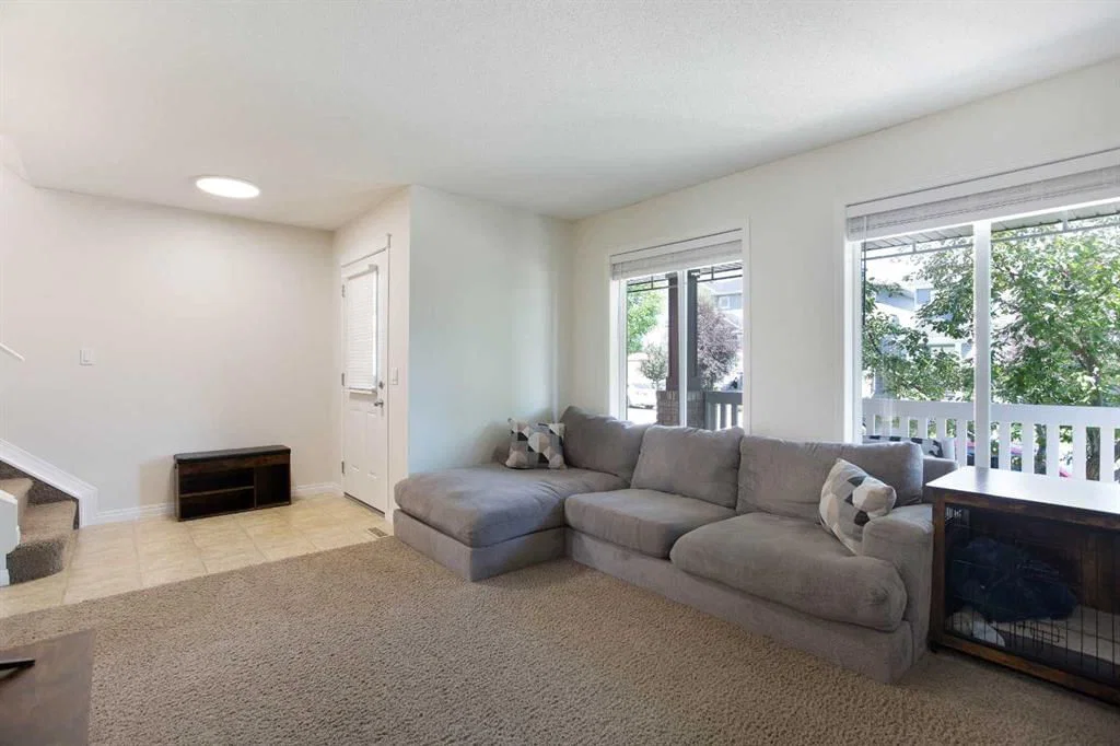 283 Evansdale Way NW, Calgary — photo 4 of 31