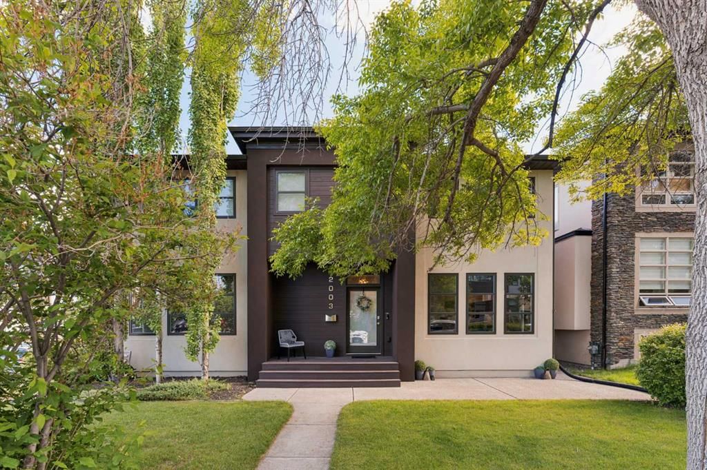 2003 32 Avenue SW, Calgary — main listing photo