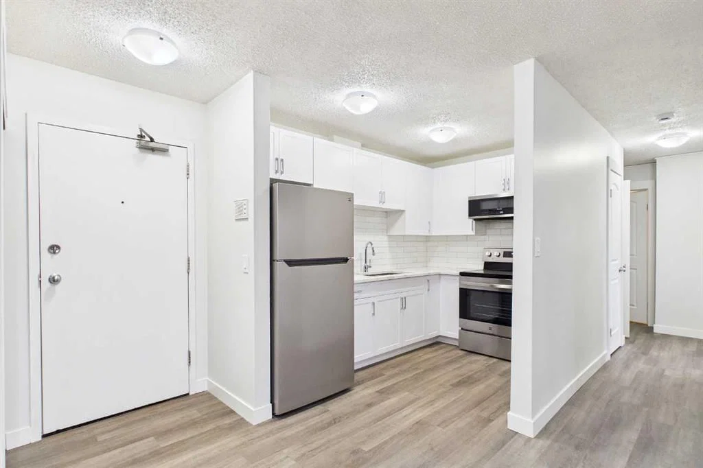 111, 1712 38 Street SE, Calgary — photo 5 of 25
