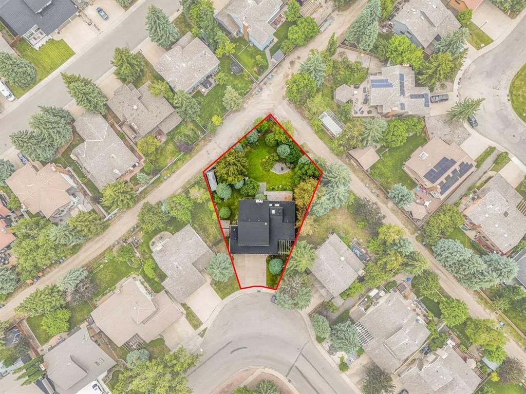 9144 Oakmount Drive SW, Calgary — photo 5 of 50