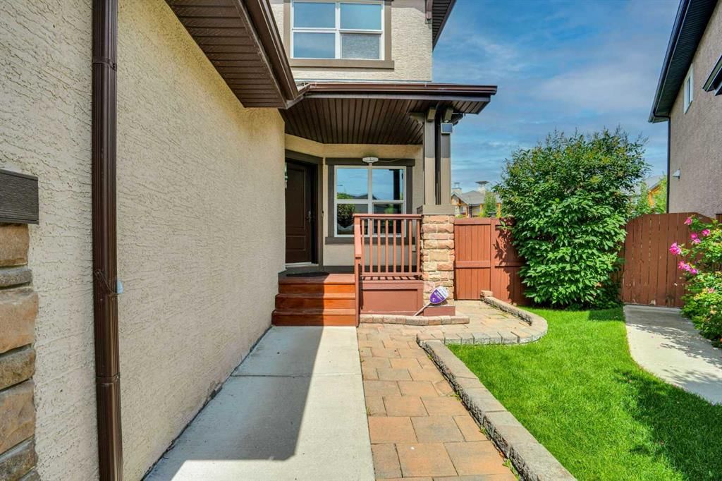 212 Everbrook Way SW, Calgary — photo 2 of 50