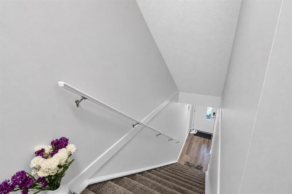 20 Evanscrest Park NW, Calgary — photo 5 of 37
