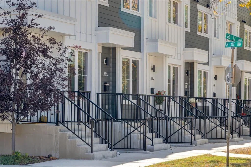 1651 8 Avenue NW, Calgary — main listing photo