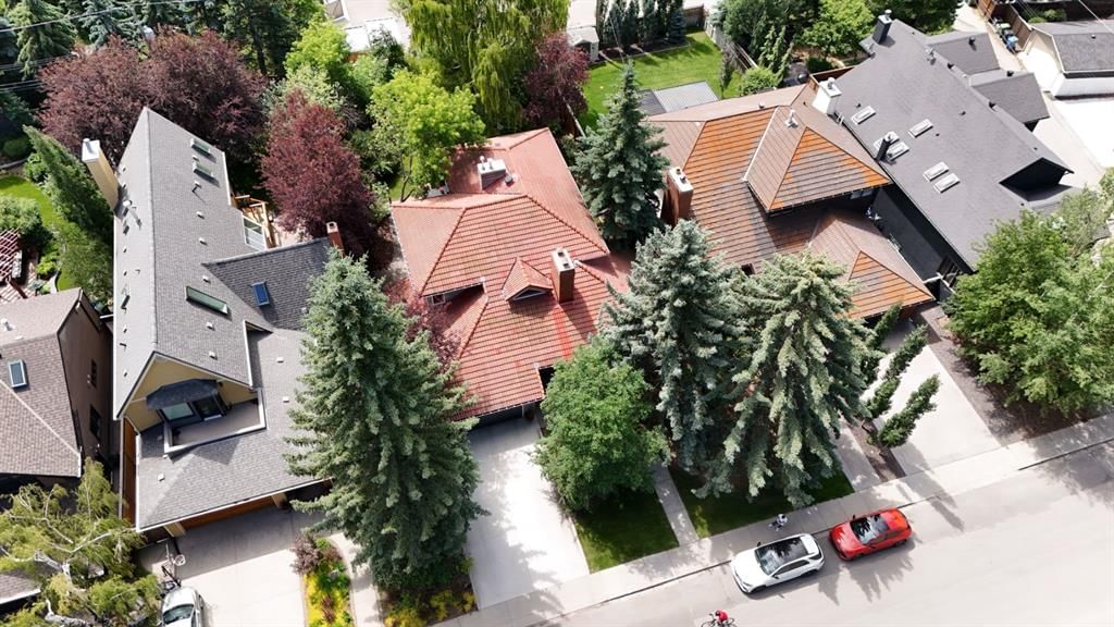521 30 Avenue SW, Calgary — photo 2 of 50