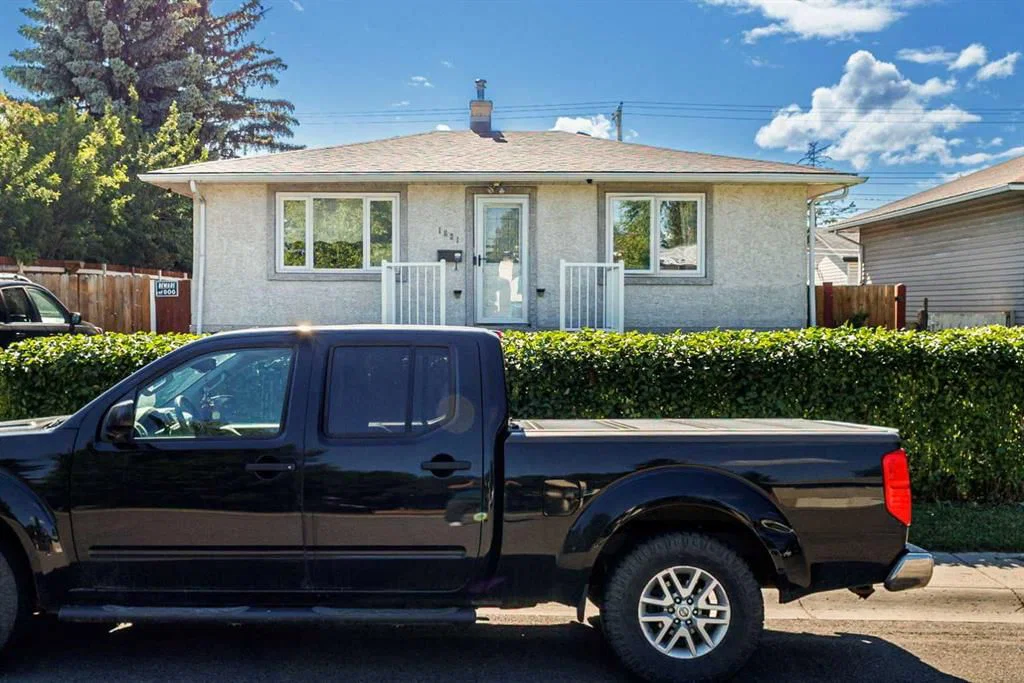 1831 43 Street SE, Calgary — photo 5 of 16