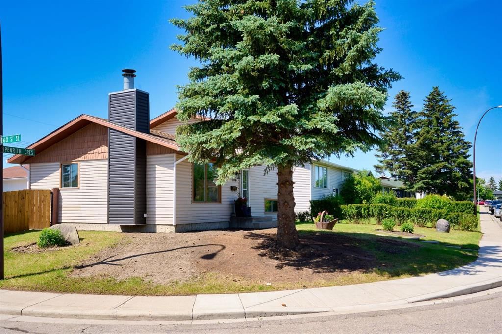 1176 Penrith Crescent SE, Calgary — photo 3 of 32