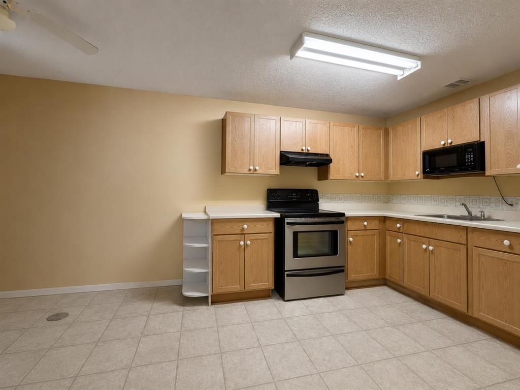 3915 29A Avenue SE, Calgary — photo 4 of 13