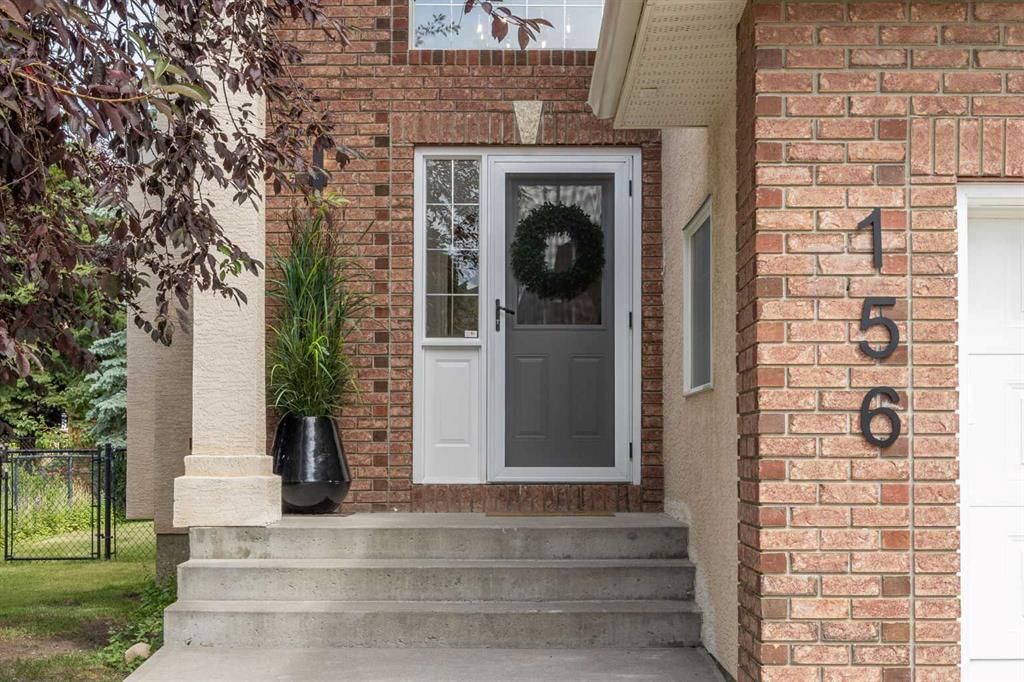 156 Strathridge Place SW, Calgary — photo 2 of 50