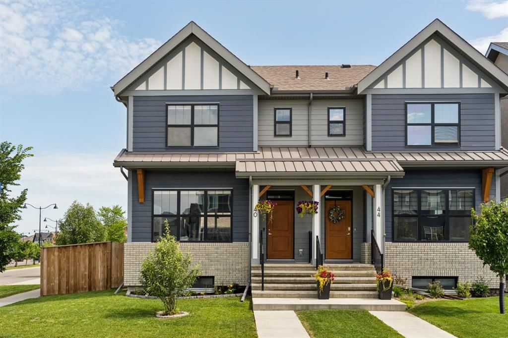 40 Magnolia Parade SE, Calgary — photo 2 of 39