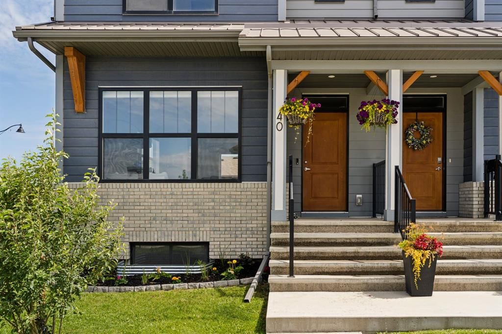 40 Magnolia Parade SE, Calgary — photo 3 of 39
