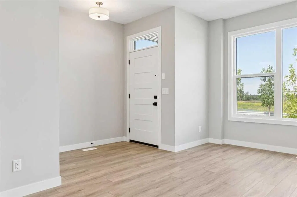45 Silverton Glen Way SW, Calgary — photo 3 of 33