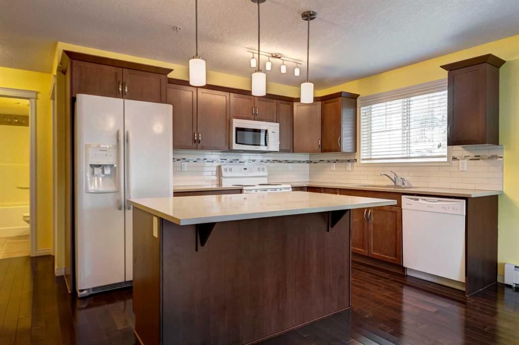 102, 304 Cranberry Park SE, Calgary — photo 3 of 31