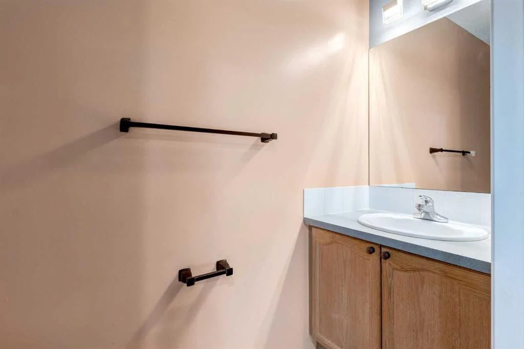 87 Royal Elm Way NW, Calgary — photo 3 of 32