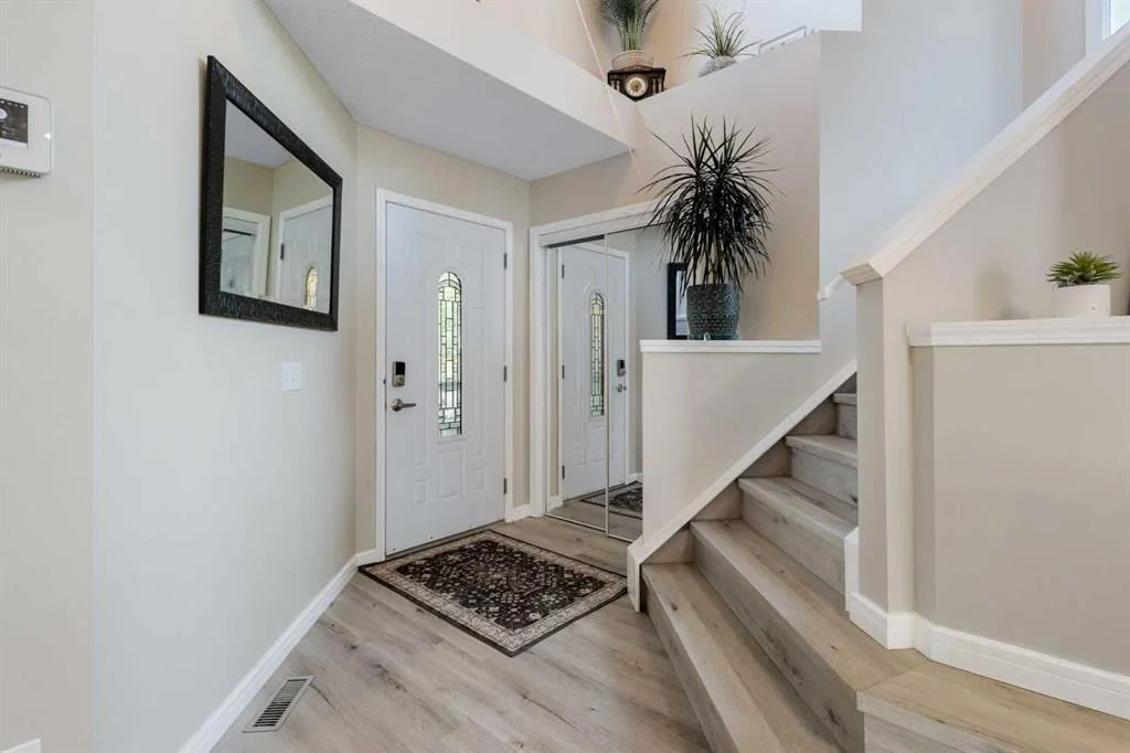 151 Citadel Close NW, Calgary — photo 5 of 48
