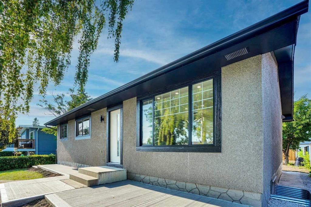 244 Huntridge Road NE, Calgary — photo 3 of 49
