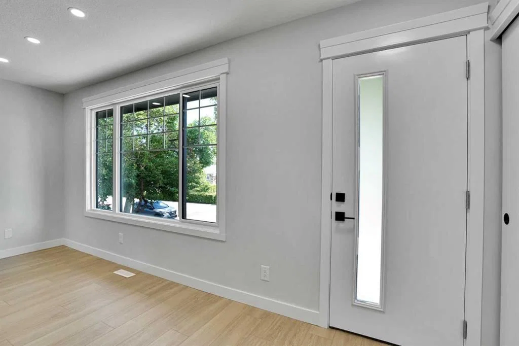 244 Huntridge Road NE, Calgary — photo 4 of 49