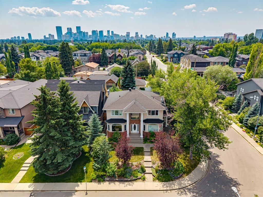739 24 Avenue NW, Calgary — main listing photo