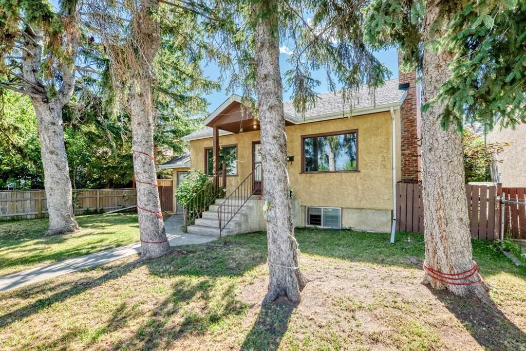 2405 30 Street SW, Calgary — photo 3 of 49