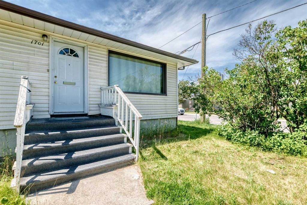 1701 32 Street SW, Calgary — photo 4 of 50
