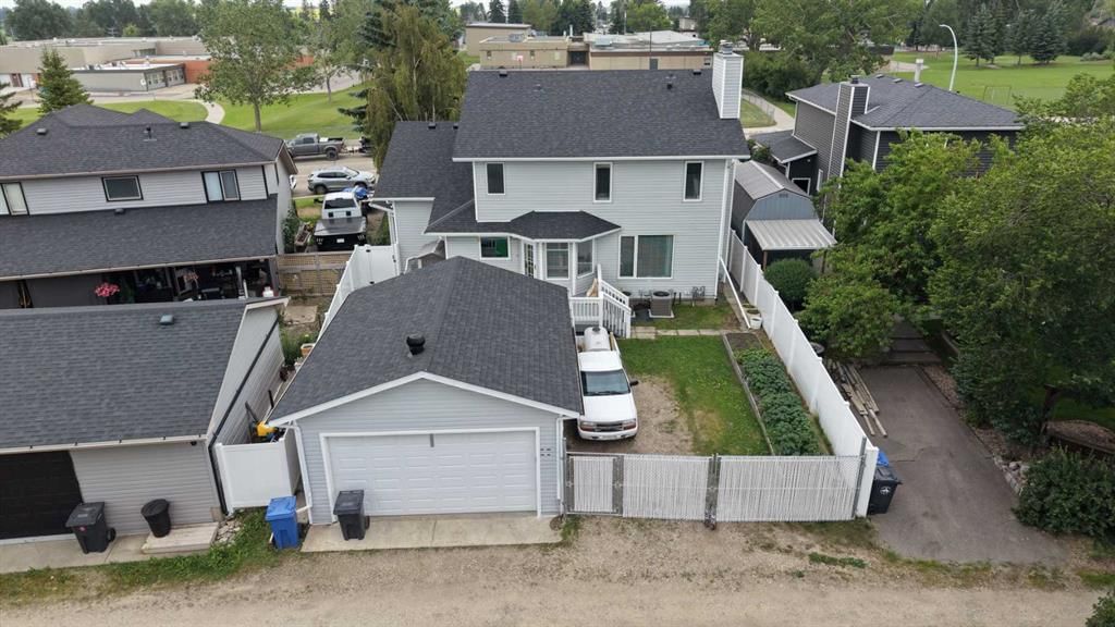 1114 Whitfield Avenue, Crossfield — photo 3 of 50