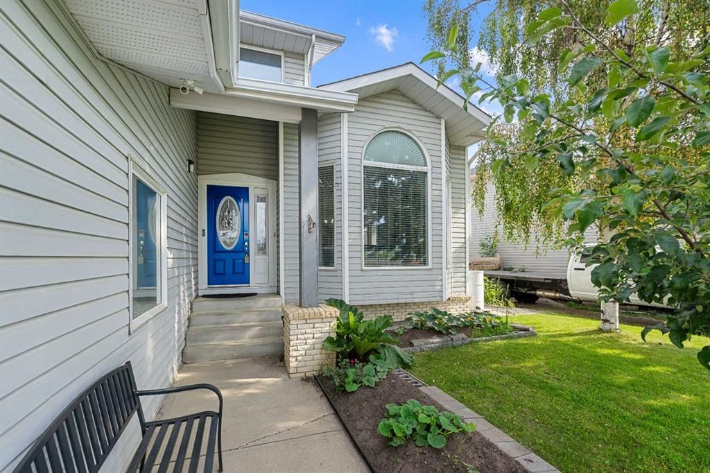 1114 Whitfield Avenue, Crossfield — photo 4 of 50