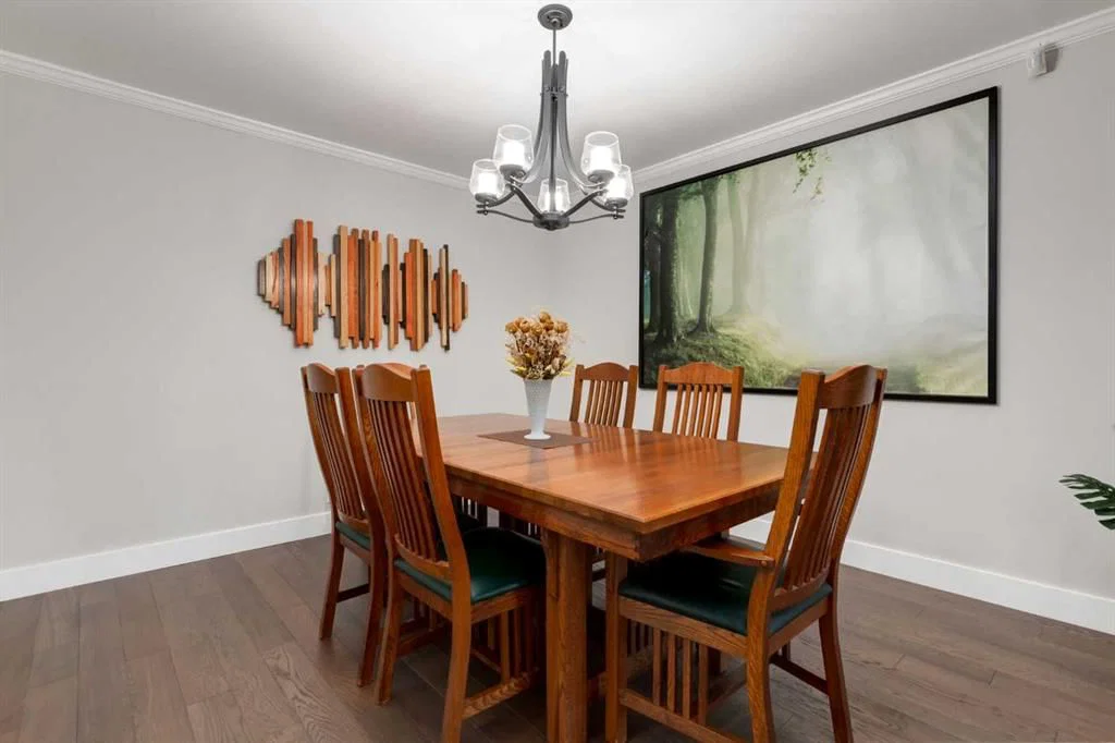9915 Patton Road SW, Calgary — photo 4 of 46