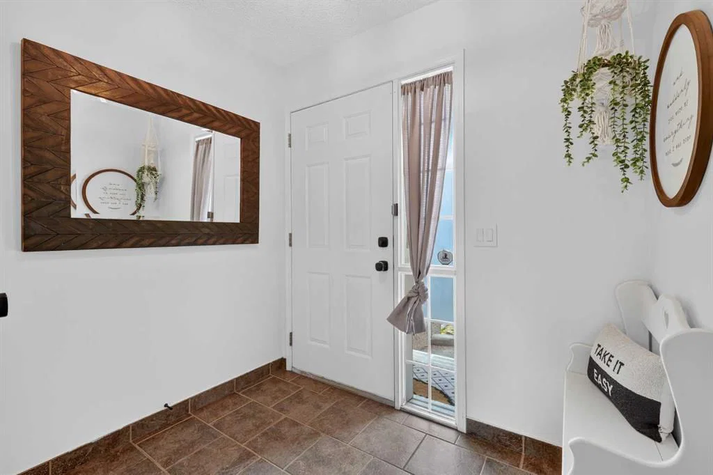 37 Beddington Gardens NE, Calgary — photo 3 of 33