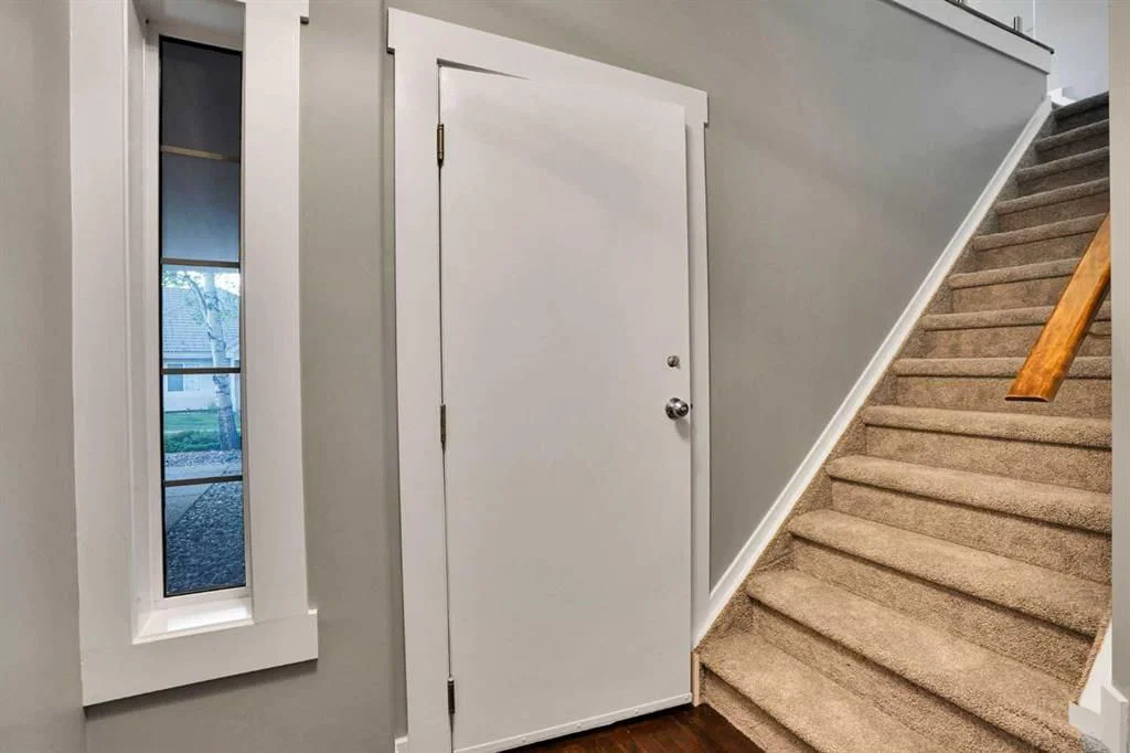 109 Patterson View SW, Calgary — photo 4 of 35
