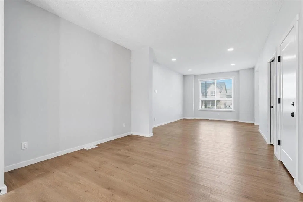 141 Belmont Drive SW, Calgary — photo 2 of 47