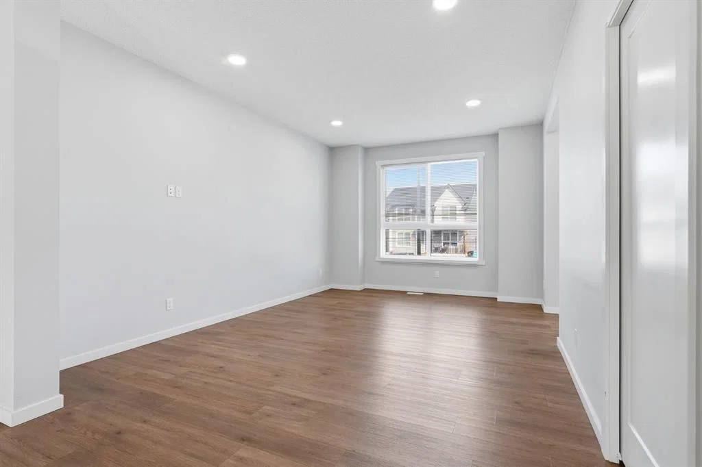 141 Belmont Drive SW, Calgary — photo 3 of 47