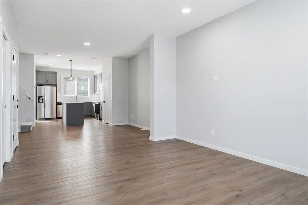 141 Belmont Drive SW, Calgary — photo 4 of 47
