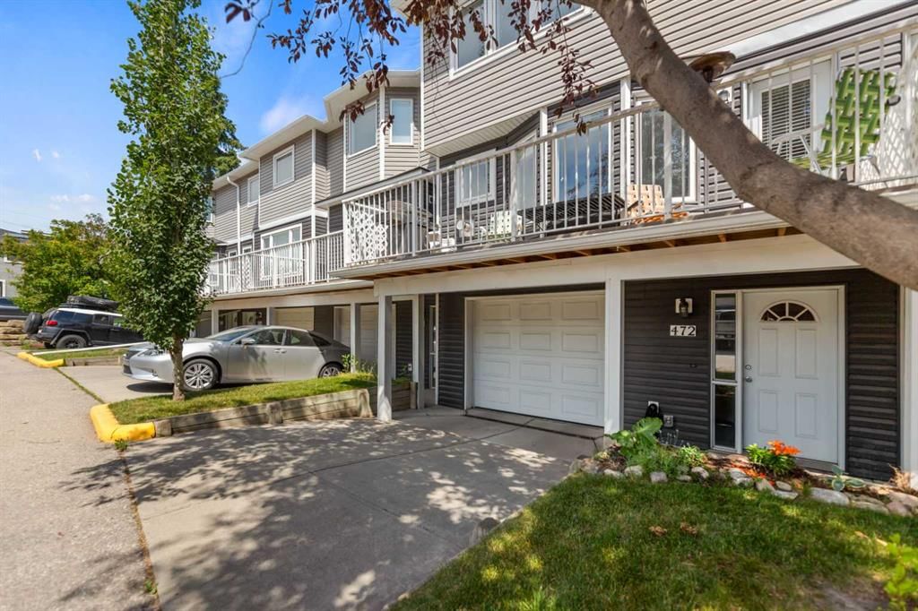 472 Regal Park NE, Calgary — main listing photo