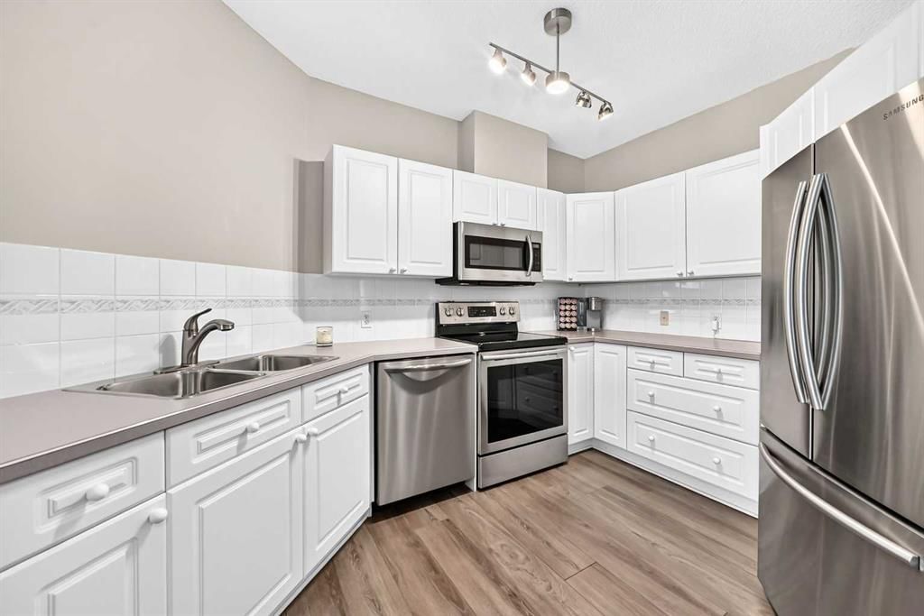 210, 78 Prestwick Gardens SE, Calgary — photo 3 of 24