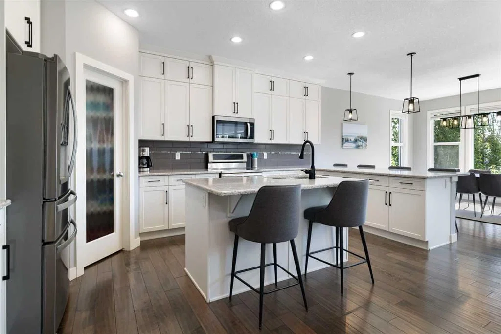 94 Masters Mews SE, Calgary — photo 3 of 47
