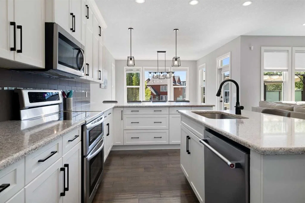 94 Masters Mews SE, Calgary — photo 5 of 47